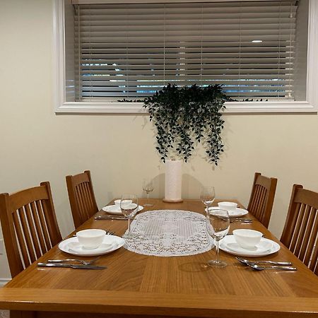 A Private Suite In Port Moody Exteriör bild