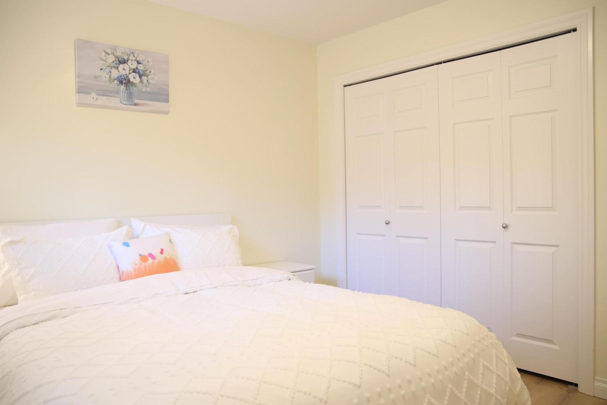 A Private Suite In Port Moody Exteriör bild