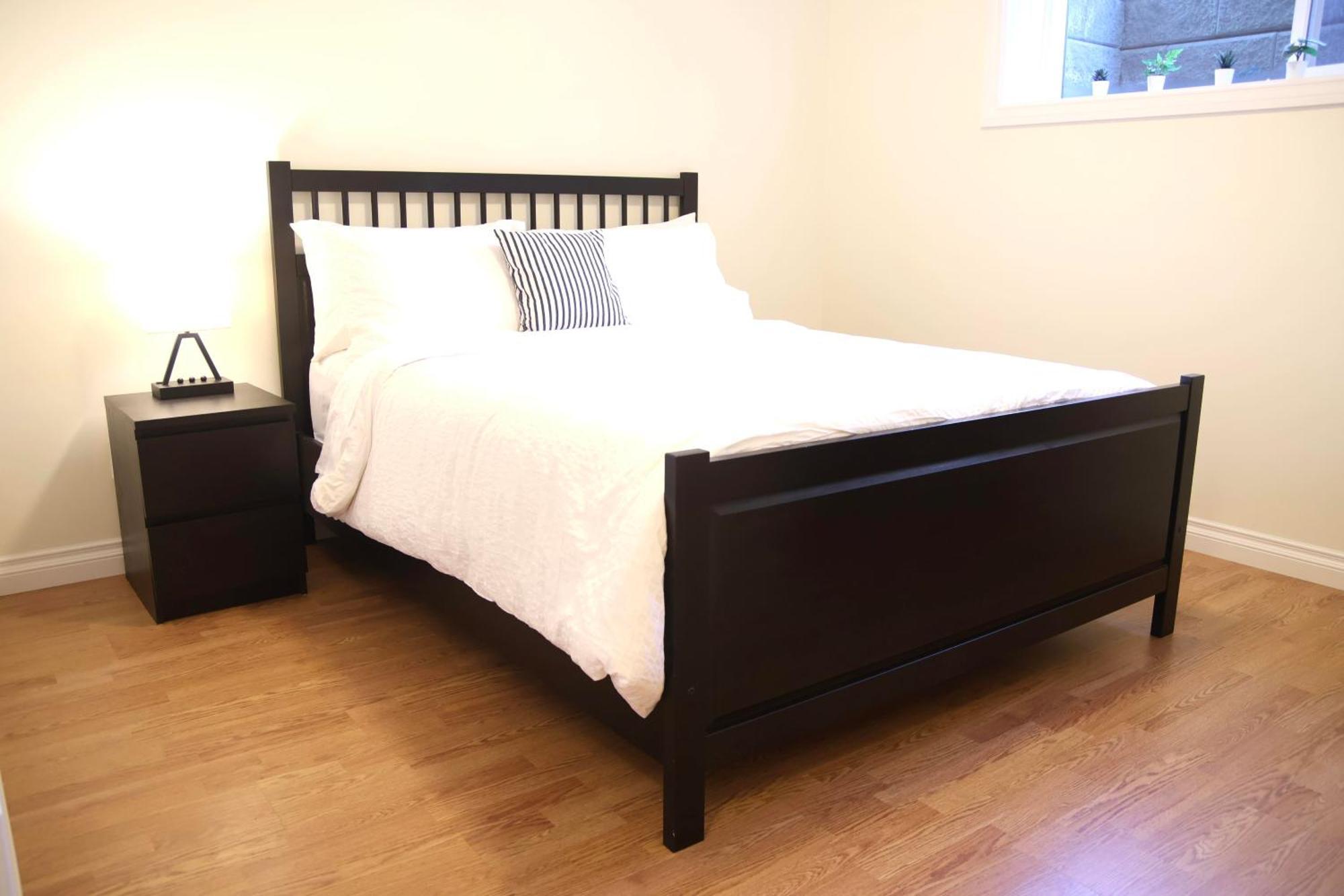 A Private Suite In Port Moody Exteriör bild
