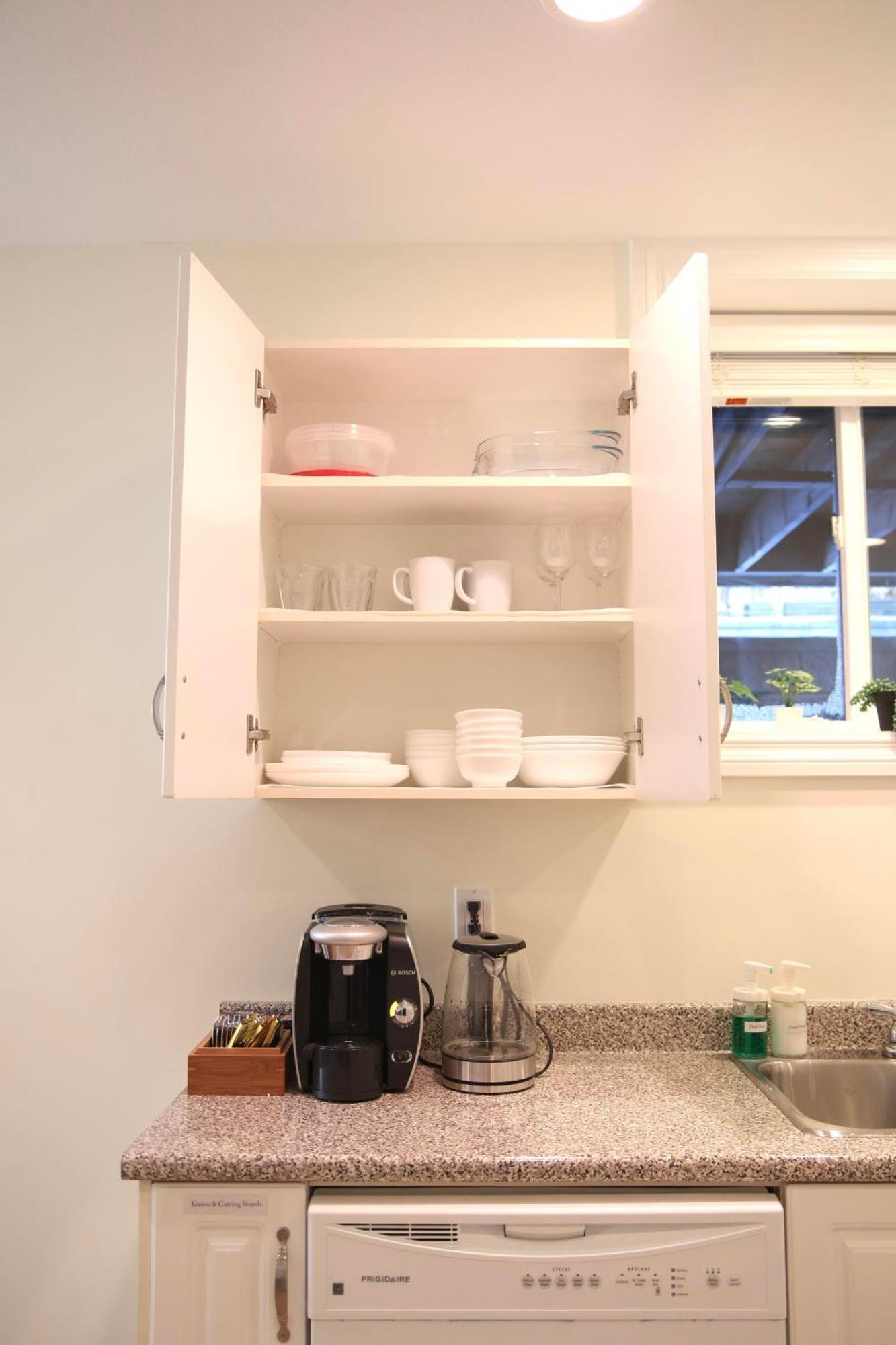 A Private Suite In Port Moody Exteriör bild