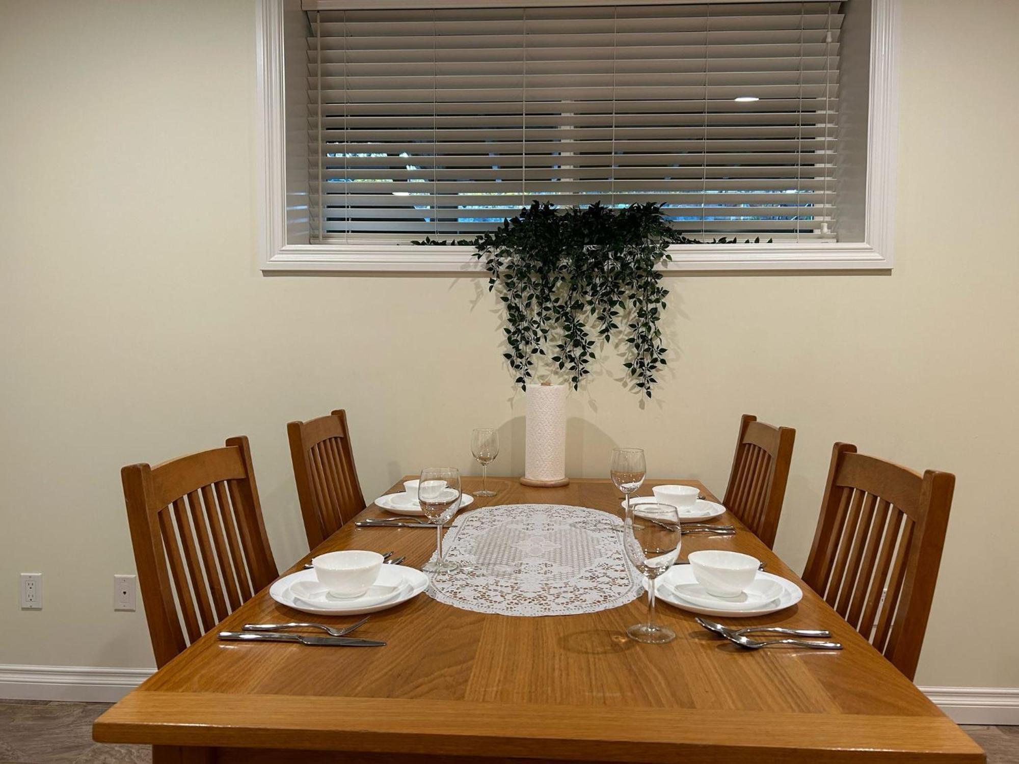 A Private Suite In Port Moody Exteriör bild